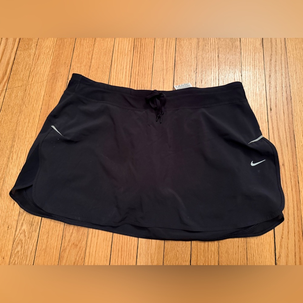 Nike Black Women's Athletic Skort with Reflective Accents